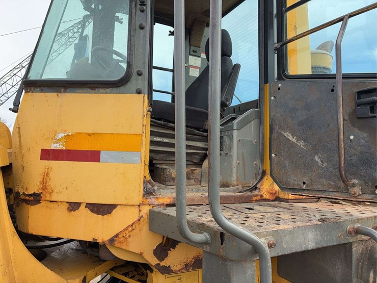 komatsu-wa380-image-14