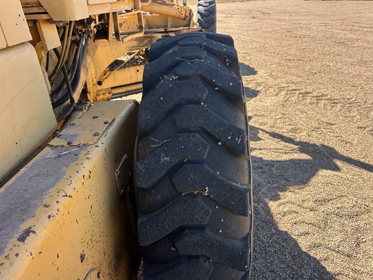 deere-770bh-image-5