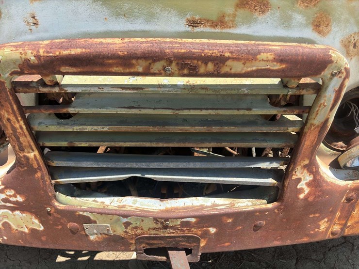 white-3000-truck-image-19