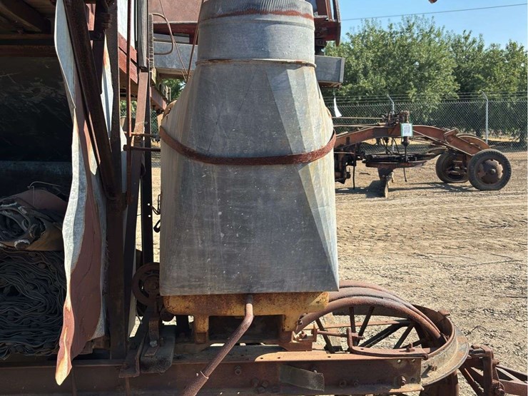 holt-36-combine-harvester-image-29