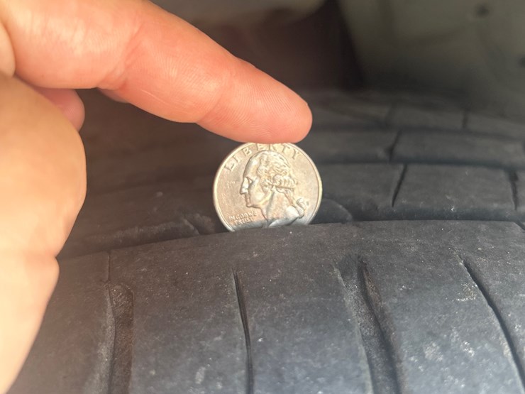 #400-•-2016-lincoln-mks-passenger-car-image-27