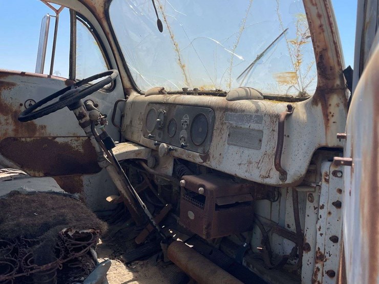 white-3000-truck-image-22