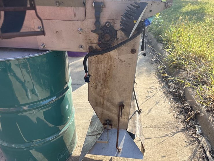 #5020-•-buyers-salt-dogg-sch120-salter/sander-image-7