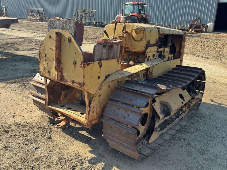 caterpillar-twenty-two-image-5