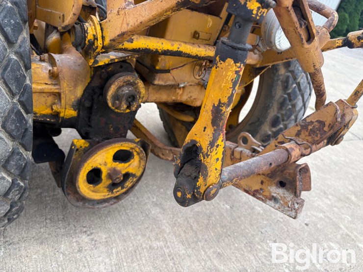 1948-international-cub-image-11