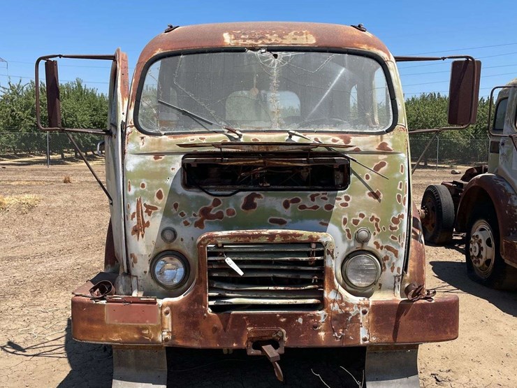 white-3000-truck-image-7