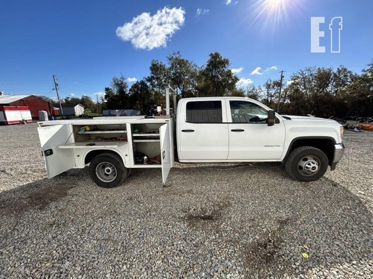 2015-gmc-3500hd-image-9