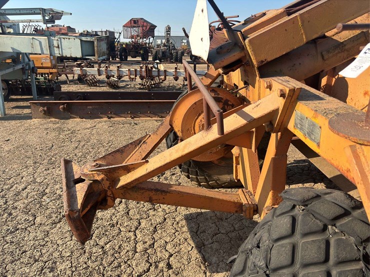 carryall-ls-pan-scraper-image-26