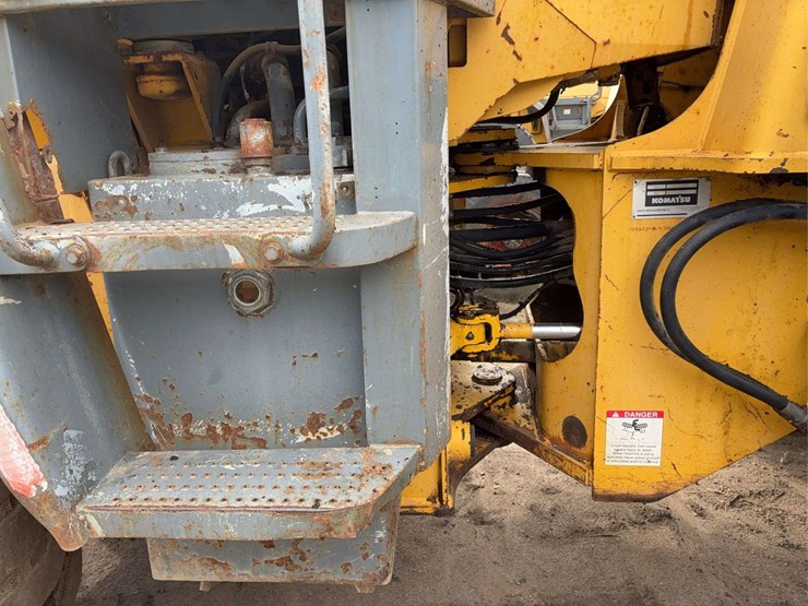 komatsu-wa320-image-28