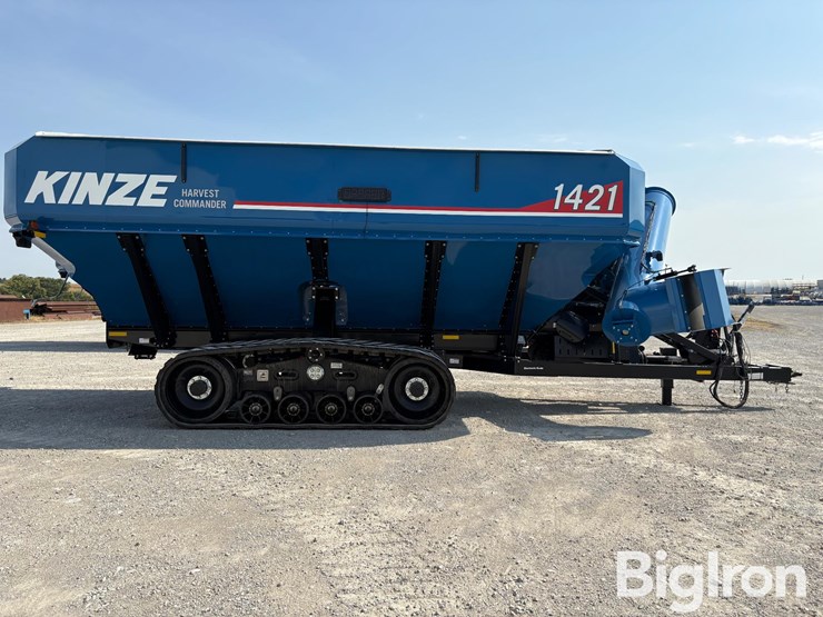 2024-kinze-1421-grain-cart-image-4
