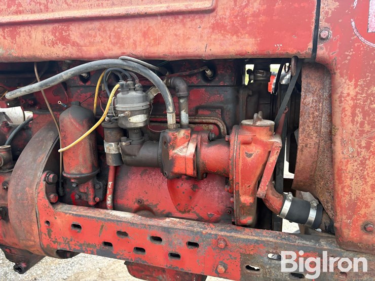 1945-ih-farmall-m-2wd-tractor-image-12