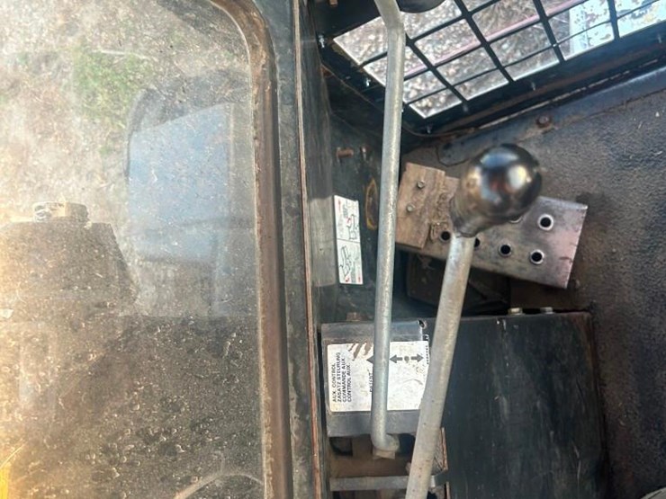 1981-model-2000-bobcat-mini-payloader-image-23