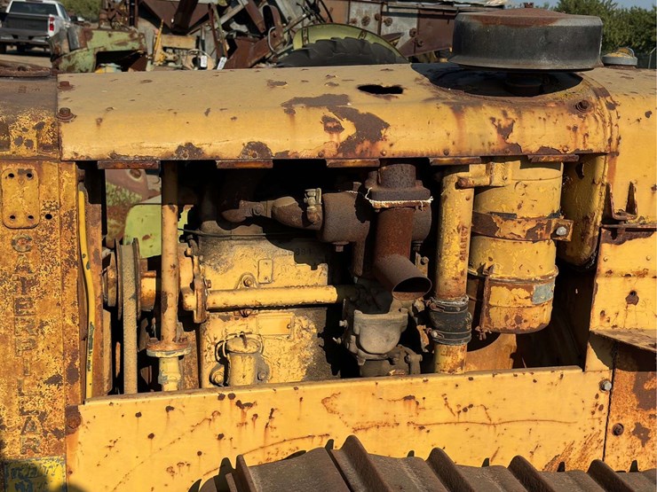 caterpillar-twenty-two-image-24