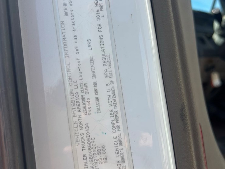 2015-freightliner-cascadia-113-image-37