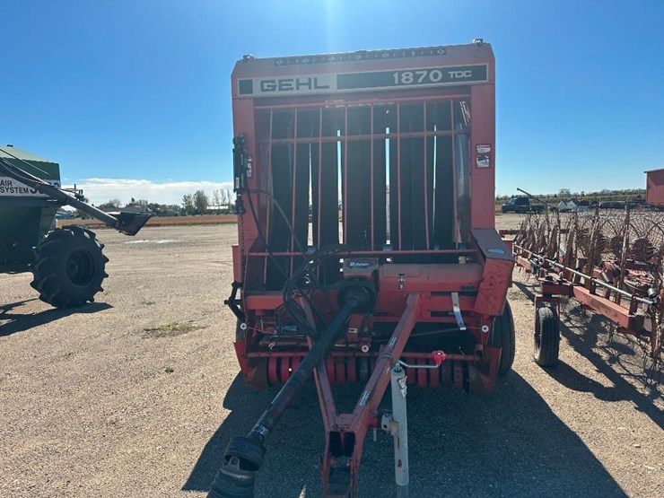 gehl-1870-image-2