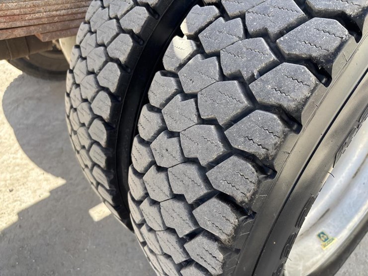 #5081-•-2005-gmc-c4500-4x4-single-axle-dump-truck-image-61