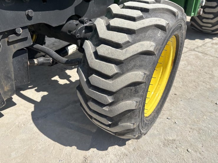 john-deere-1025-image-23