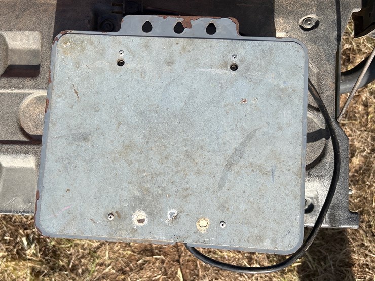 #441-•-international-fence-charger-image-2