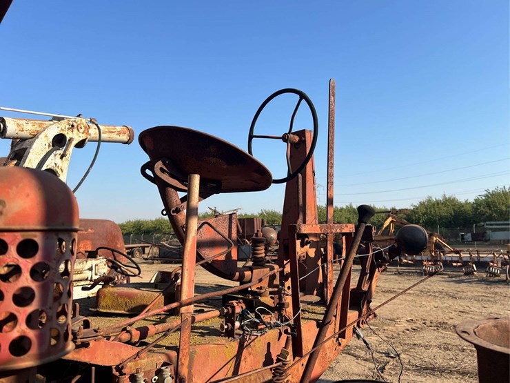 farmall-m-cotton-picker-image-14