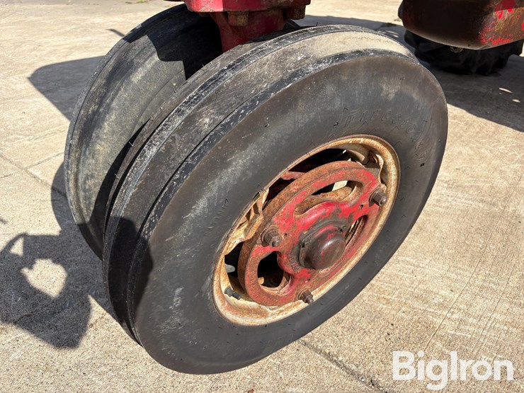 1957-case-ih-450-image-10