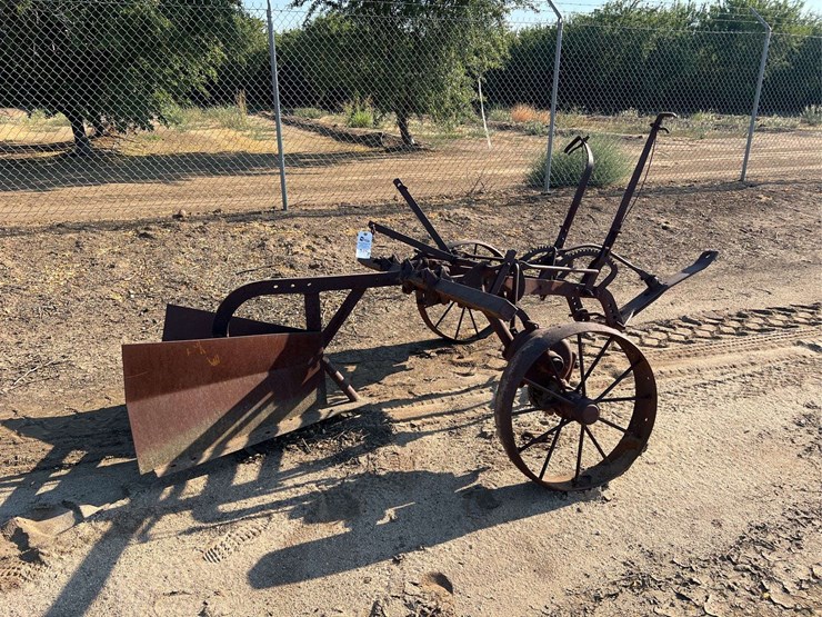 36”-v-plow-image-1