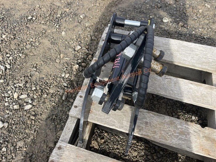 ir-mini-excavator-hydraulic-thumb-image-6