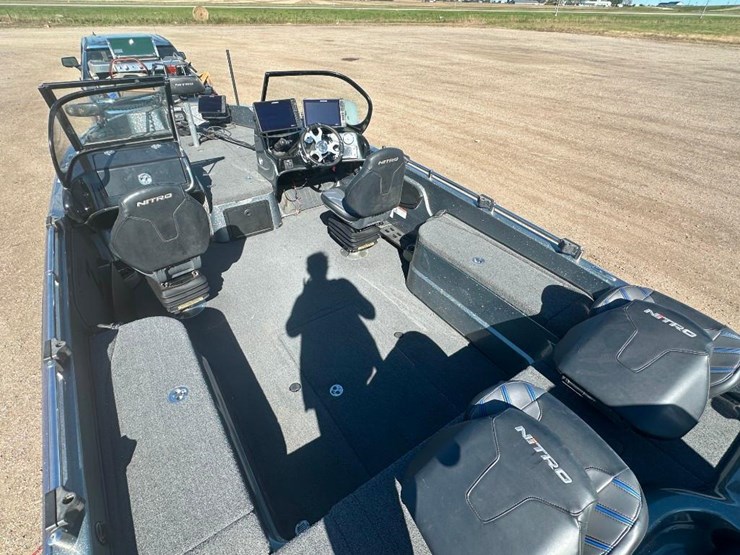 nitro-zv21-boat-image-37