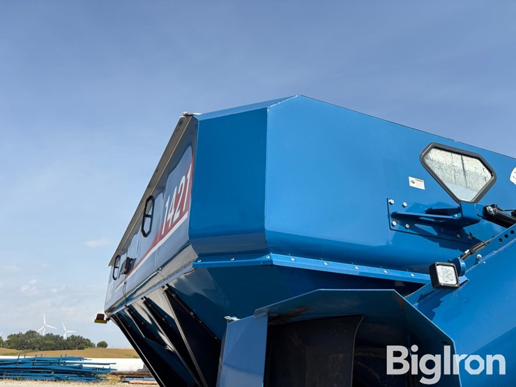 2024-kinze-1421-grain-cart-image-18