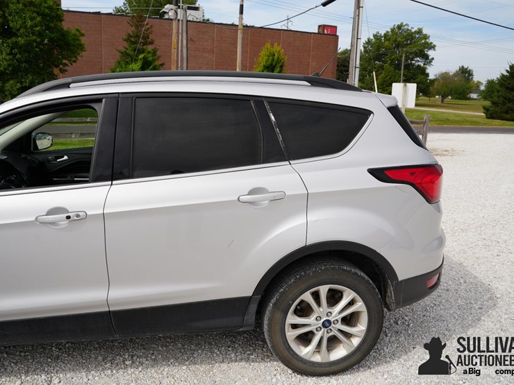 2019-ford-escape-image-14