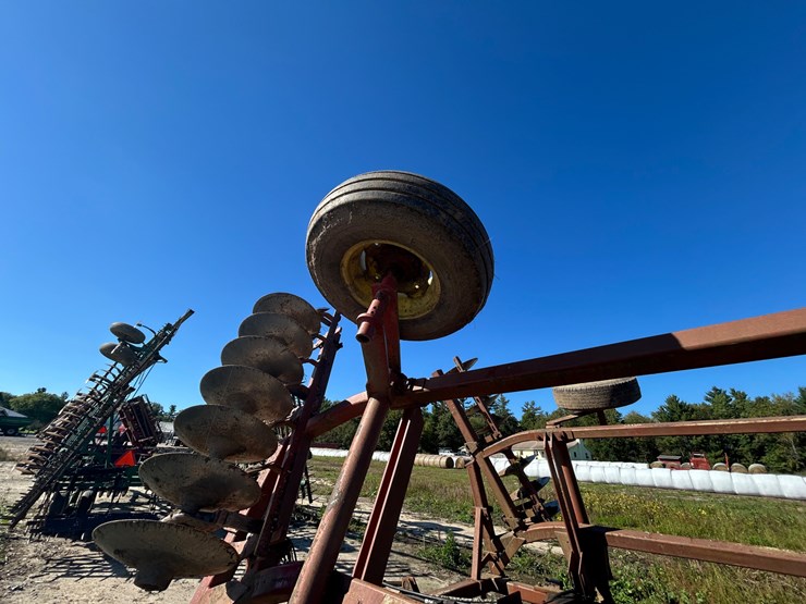 massey-ferguson-820-image-11