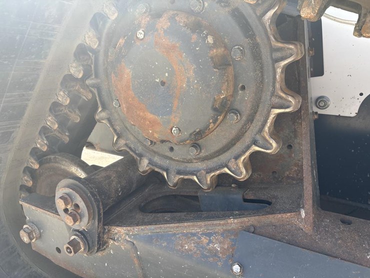 2022-bobcat-t870-image-53