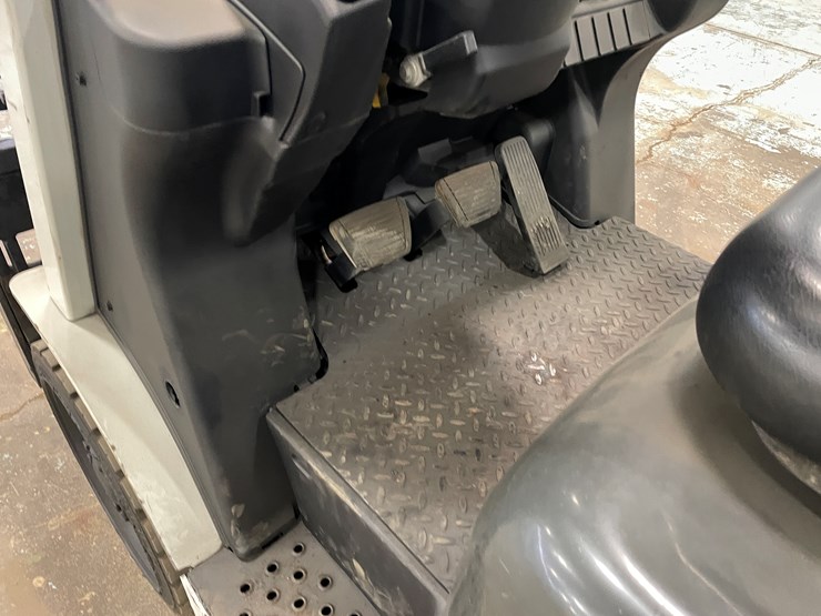 2017-unicarriers-cf60-image-22