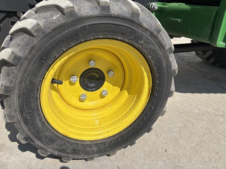 john-deere-1025-image-22