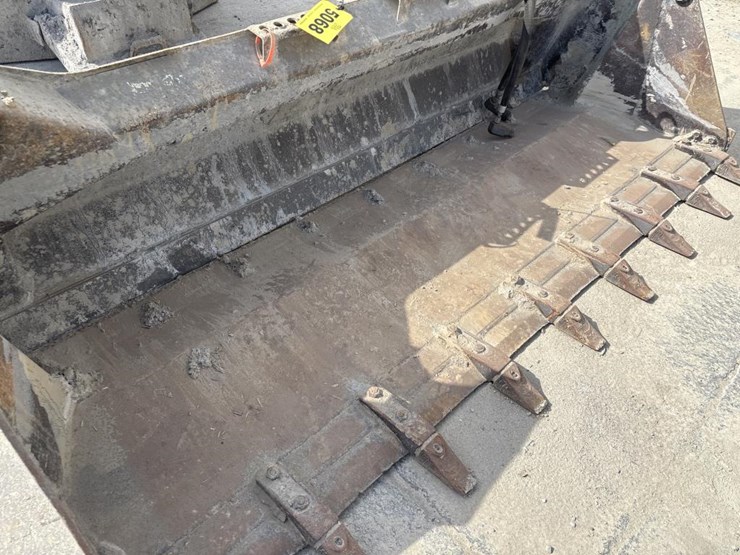 #5068-•-approx-84"-bobcat-combination-bucket-image-7