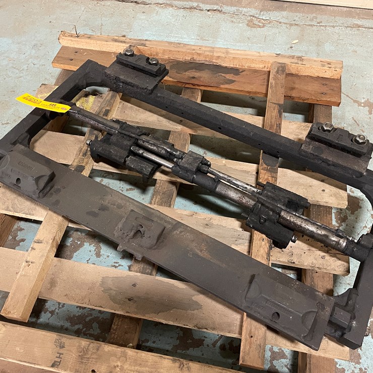 #7203 • Forklift Side Shift Plate