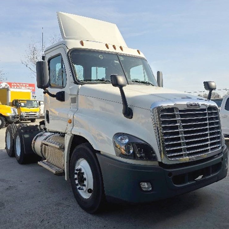 2018 FREIGHTLINER CASCADIA 125