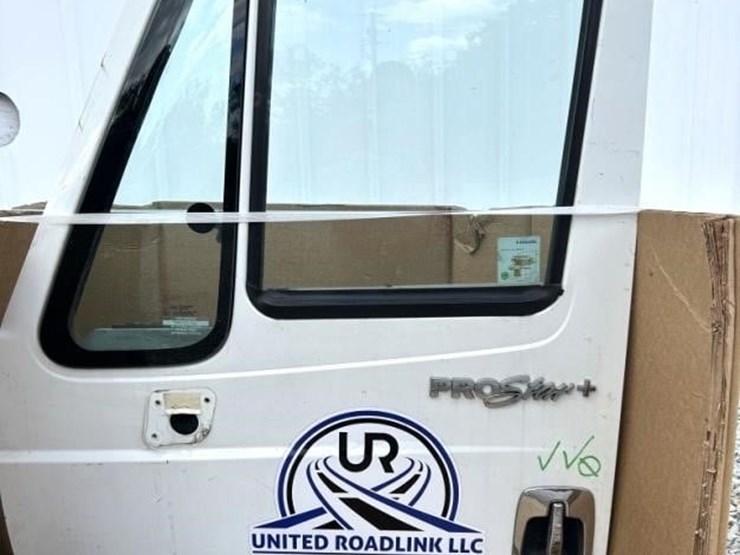 2013-international-prostar-image-1