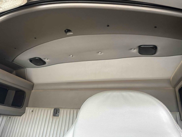 2007-kenworth-w900-image-26