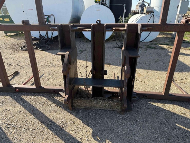 homemade-bale-fork-image-5