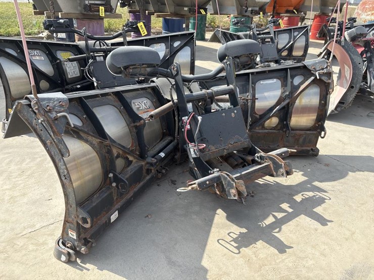 #5032-•-boss-power-v-dxt-smart-shield-truck-v-plow-image-1