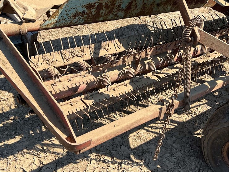 self-propelled-almond-sweeper-image-20