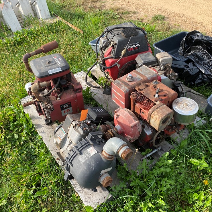 #1667 • (4) Small Engines & Gas Powered Pump
