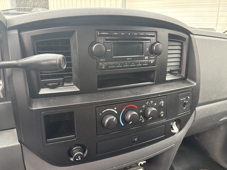 2009-dodge-ram-4500-image-32