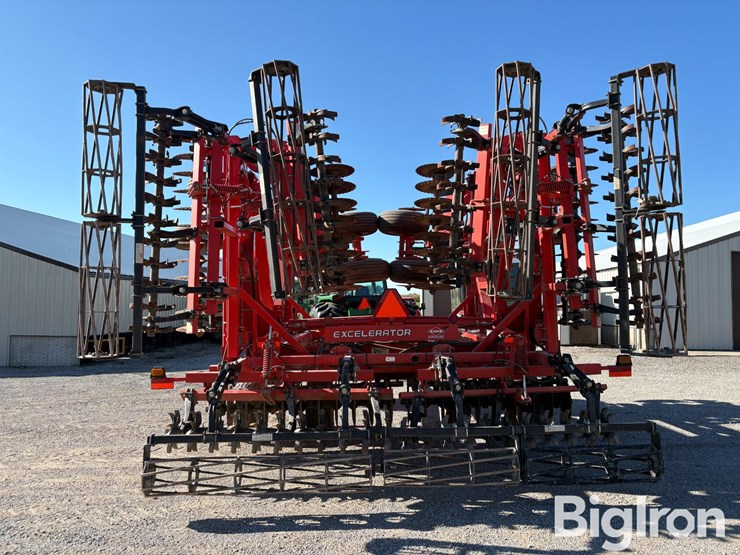 2012-kuhn-krause-excelerator-8000-image-5