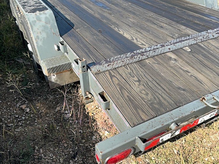 18-foot-heavy-duty-trailer-image-16