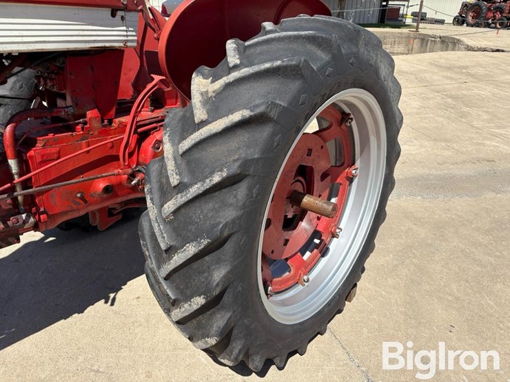 1959-case-ih-560-image-17