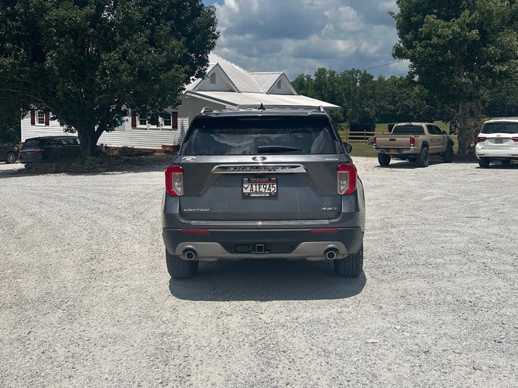 2021-ford-explorer-image-4