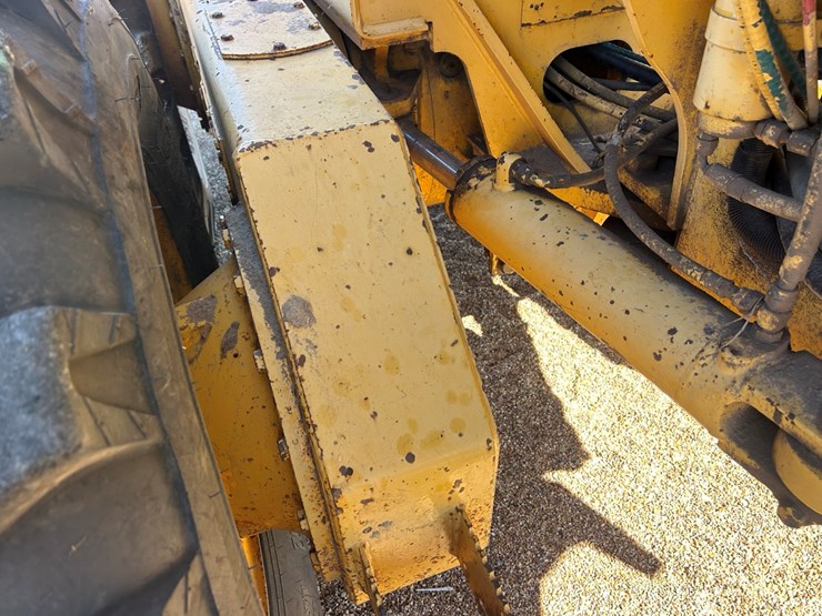 deere-770bh-image-35
