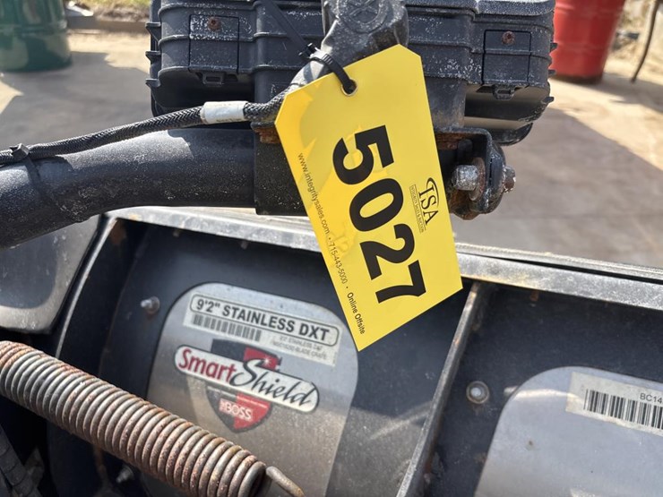 #5027-•-boss-power-v-dxt-smart-shield-truck-v-plow-image-12