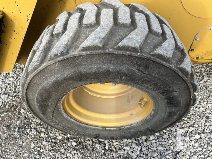 2019-caterpillar-272d2-xhp-image-2